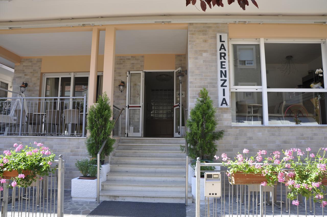 Albergo Larenzia カットーリカ エクステリア 写真